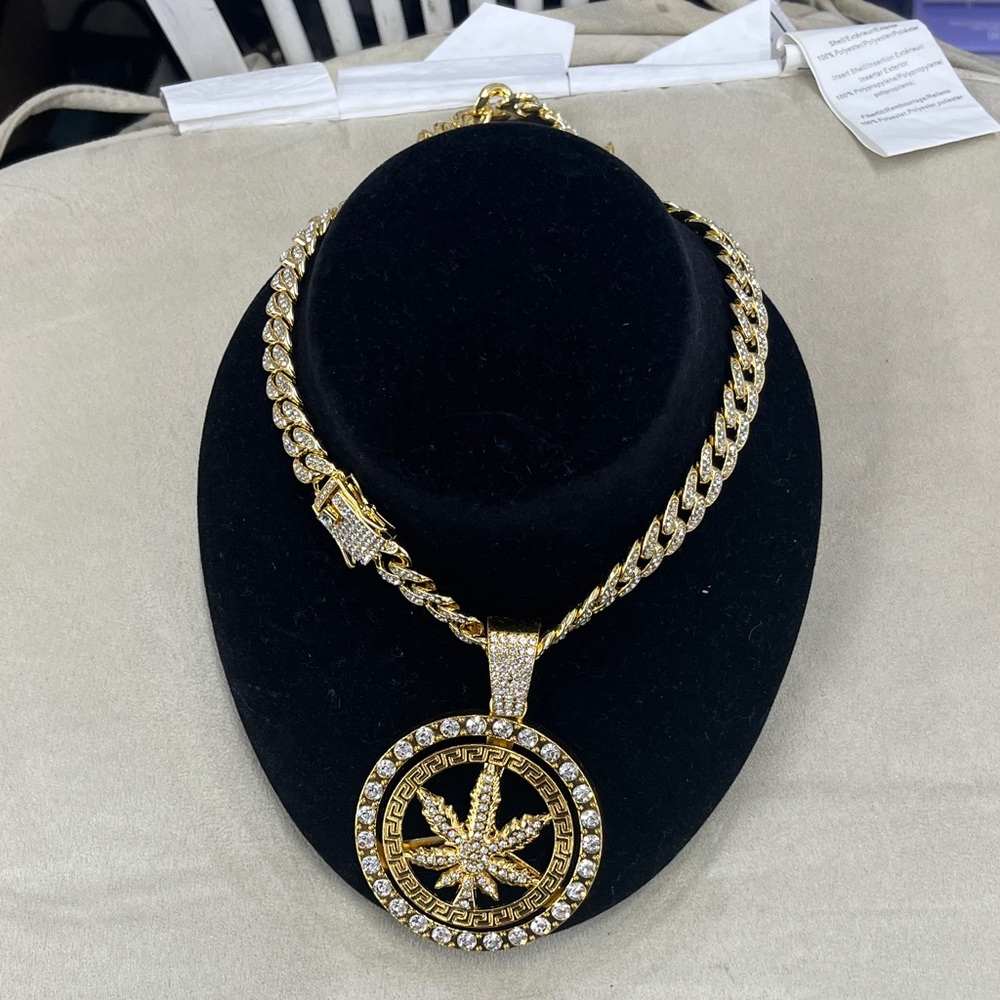 Luxurious Gold and Silver Star Medallion Necklace